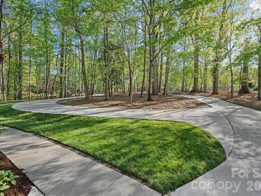 9500 Hampton Oaks Lane, Charlotte, NC 28270.  MLS# CAR4363380, YatesRealty ID 8532. 