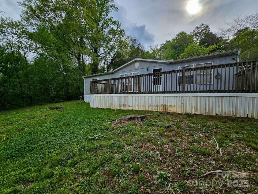 125 Ridgedale Road, Candler, NC 28715.  MLS# CAR4232552, YatesRealty ID 8533. 
