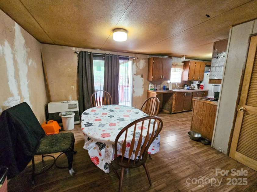 125 Ridgedale Road, Candler, NC 28715.  MLS# CAR4232552, YatesRealty ID 8533. 