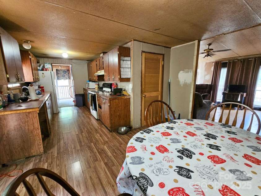 125 Ridgedale Road, Candler, NC 28715.  MLS# CAR4232552, YatesRealty ID 8533. 