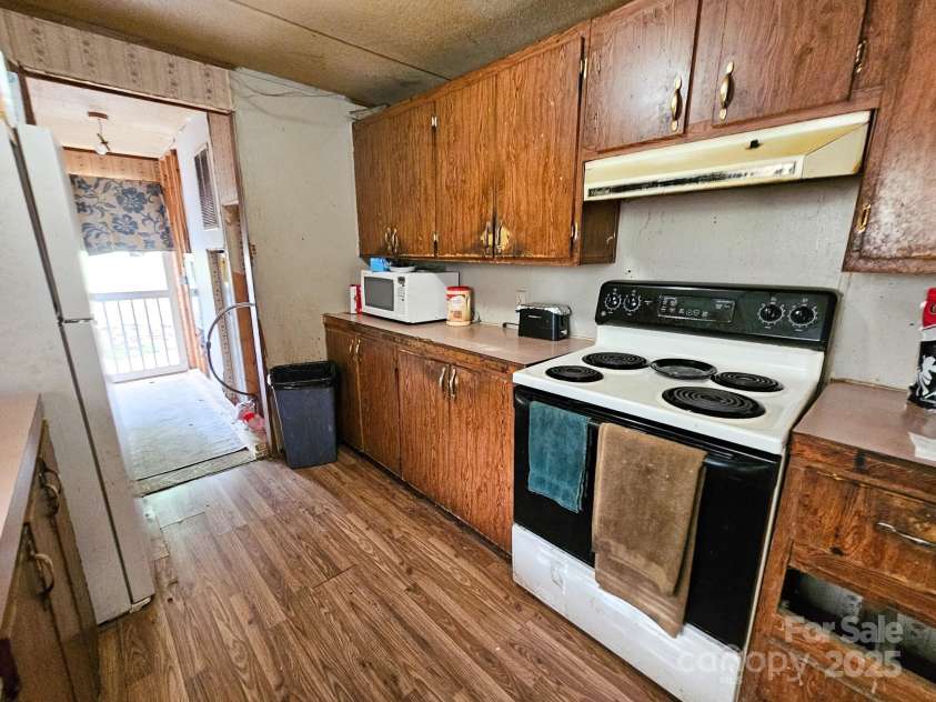 125 Ridgedale Road, Candler, NC 28715.  MLS# CAR4232552, YatesRealty ID 8533. 