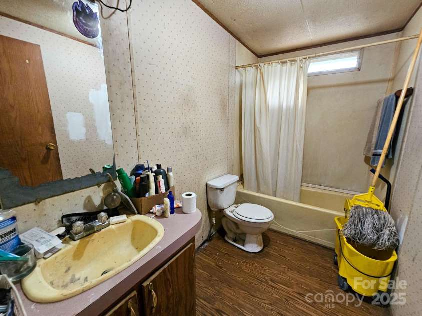125 Ridgedale Road, Candler, NC 28715.  MLS# CAR4232552, YatesRealty ID 8533. 