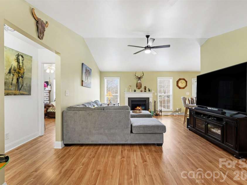 129 Falling Leaf Lane, Statesville, NC 28677.  MLS# CAR4360143, YatesRealty ID 8533. 