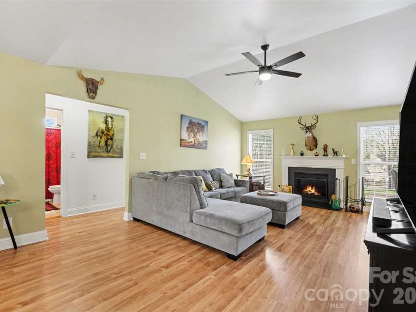 129 Falling Leaf Lane, Statesville, NC 28677.  MLS# CAR4360143, YatesRealty ID 8533. 