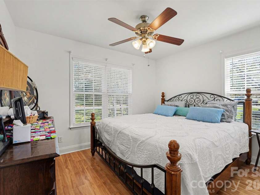 129 Falling Leaf Lane, Statesville, NC 28677.  MLS# CAR4360143, YatesRealty ID 8533. 