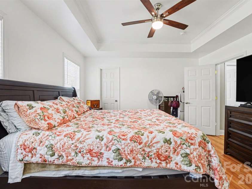 129 Falling Leaf Lane, Statesville, NC 28677.  MLS# CAR4360143, YatesRealty ID 8533. 