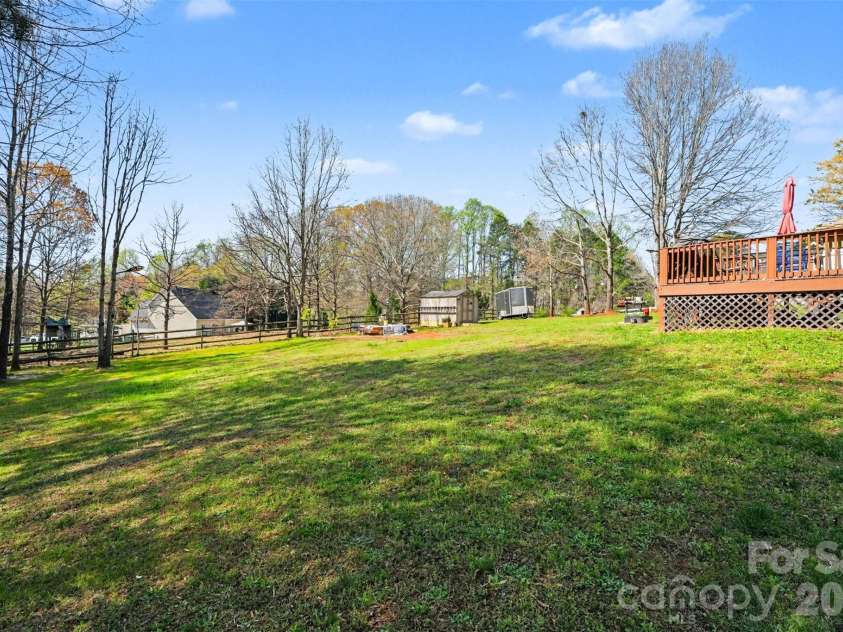 129 Falling Leaf Lane, Statesville, NC 28677.  MLS# CAR4360143, YatesRealty ID 8533. 
