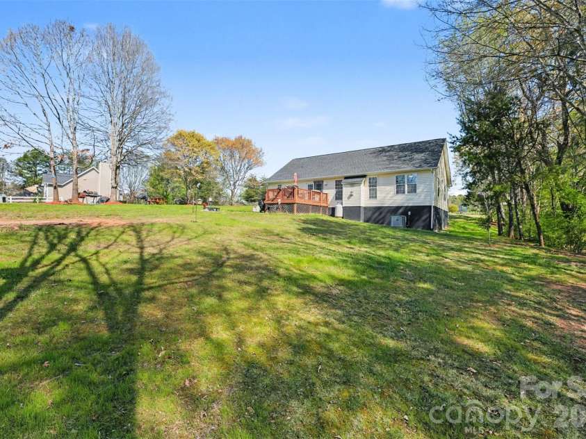129 Falling Leaf Lane, Statesville, NC 28677.  MLS# CAR4360143, YatesRealty ID 8533. 