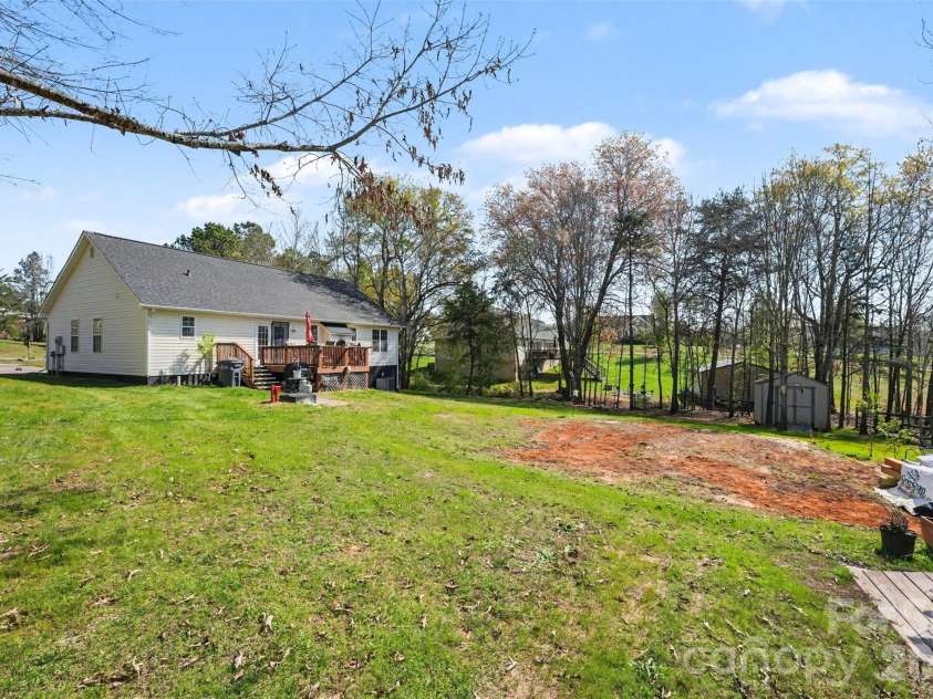 129 Falling Leaf Lane, Statesville, NC 28677.  MLS# CAR4360143, YatesRealty ID 8533. 