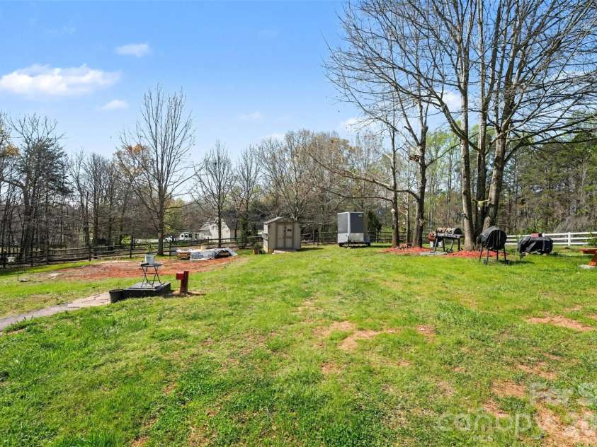 129 Falling Leaf Lane, Statesville, NC 28677.  MLS# CAR4360143, YatesRealty ID 8533. 