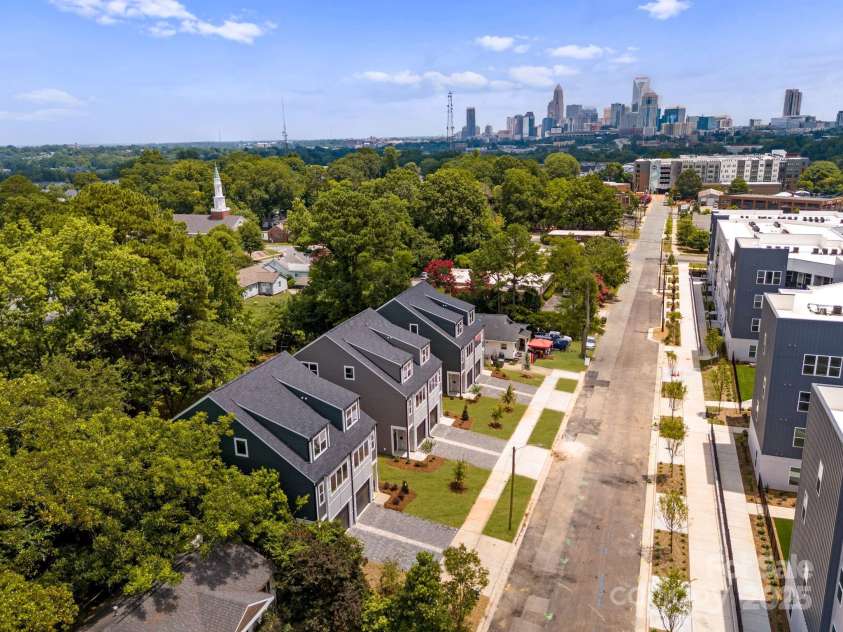 2426 Arty Avenue, Charlotte, NC 28208.  MLS# CAR4284612, YatesRealty ID 8534. 
