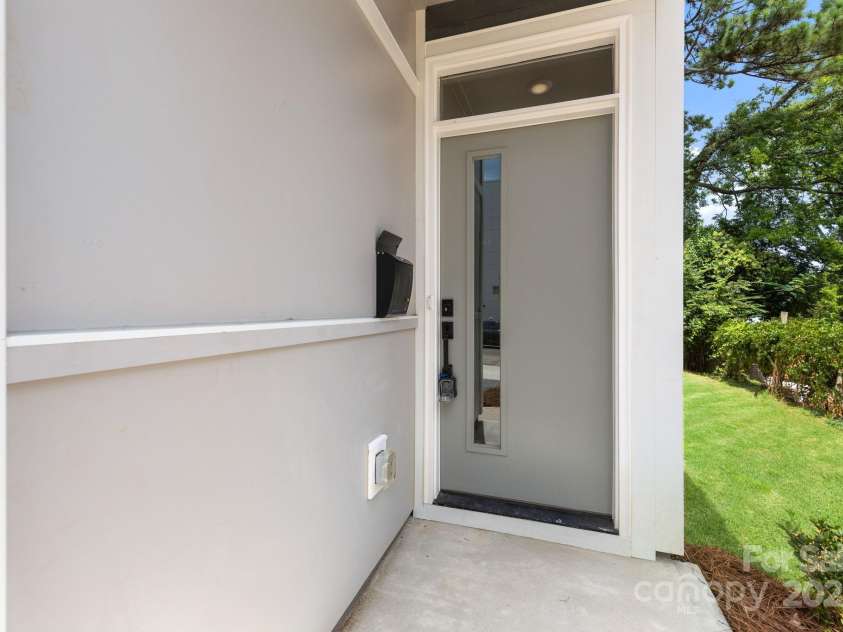 2426 Arty Avenue, Charlotte, NC 28208.  MLS# CAR4284612, YatesRealty ID 8534. 