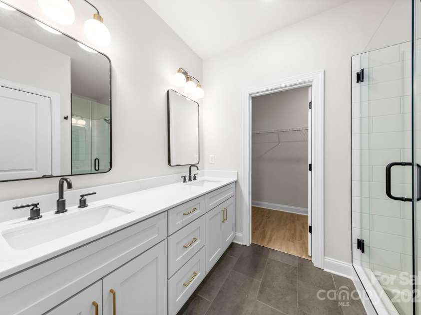 2426 Arty Avenue, Charlotte, NC 28208.  MLS# CAR4284612, YatesRealty ID 8534. 