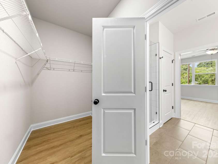 2426 Arty Avenue, Charlotte, NC 28208.  MLS# CAR4284612, YatesRealty ID 8534. 