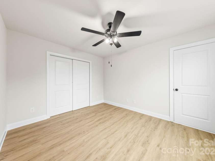 2426 Arty Avenue, Charlotte, NC 28208.  MLS# CAR4284612, YatesRealty ID 8534. 