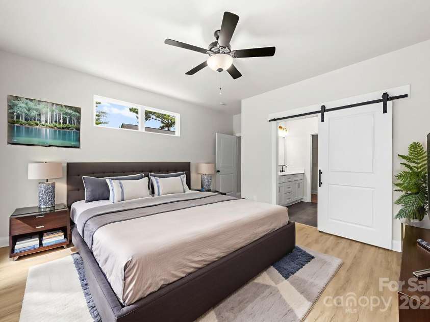 2426 Arty Avenue, Charlotte, NC 28208.  MLS# CAR4284612, YatesRealty ID 8534. Virtually staged