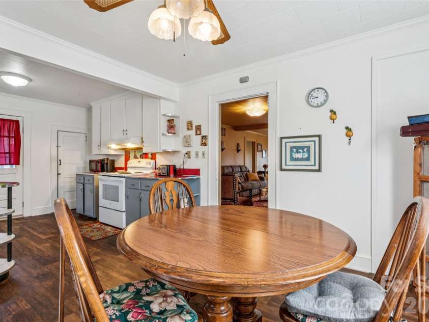 7910 Nc Hwy 90 Highway, Stony Point, NC 28678.  MLS# CAR4360101, YatesRealty ID 8537. Dining