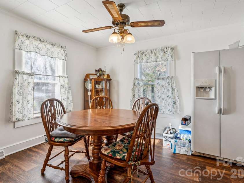 7910 Nc Hwy 90 Highway, Stony Point, NC 28678.  MLS# CAR4360101, YatesRealty ID 8537. Dining Area