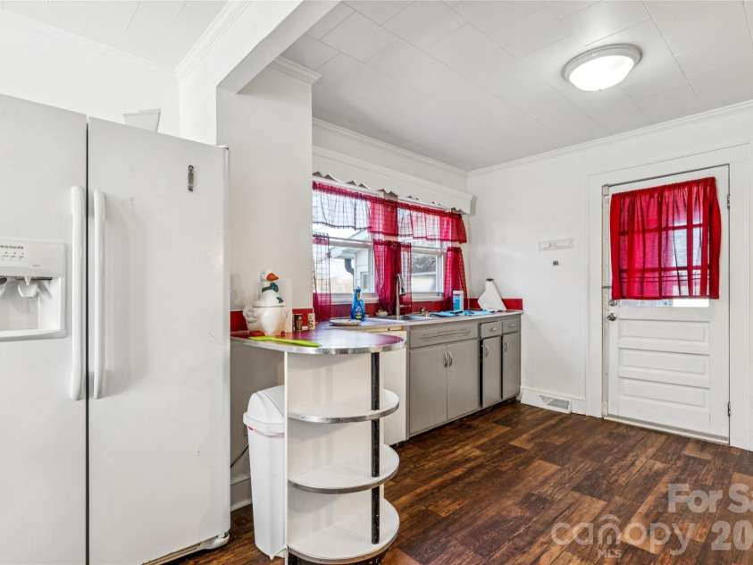 7910 Nc Hwy 90 Highway, Stony Point, NC 28678.  MLS# CAR4360101, YatesRealty ID 8537. Kitchen