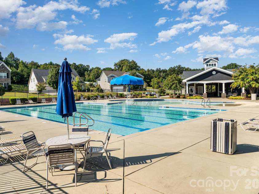 5219 Larewood Drive, Charlotte, NC 28215.  MLS# CAR4298540, YatesRealty ID 8538. 