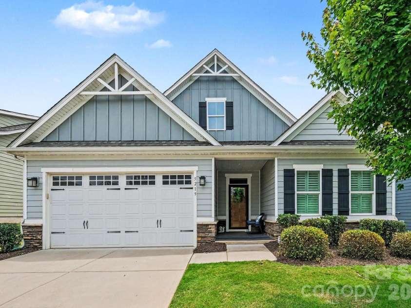 5219 Larewood Drive, Charlotte, NC 28215.  MLS# CAR4298540, YatesRealty ID 8538. 