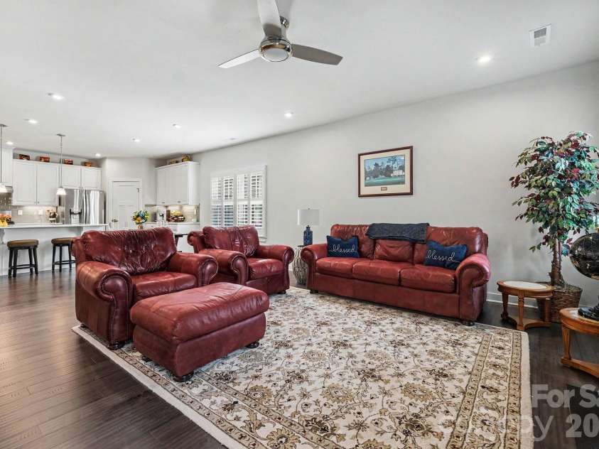 5219 Larewood Drive, Charlotte, NC 28215.  MLS# CAR4298540, YatesRealty ID 8538. 