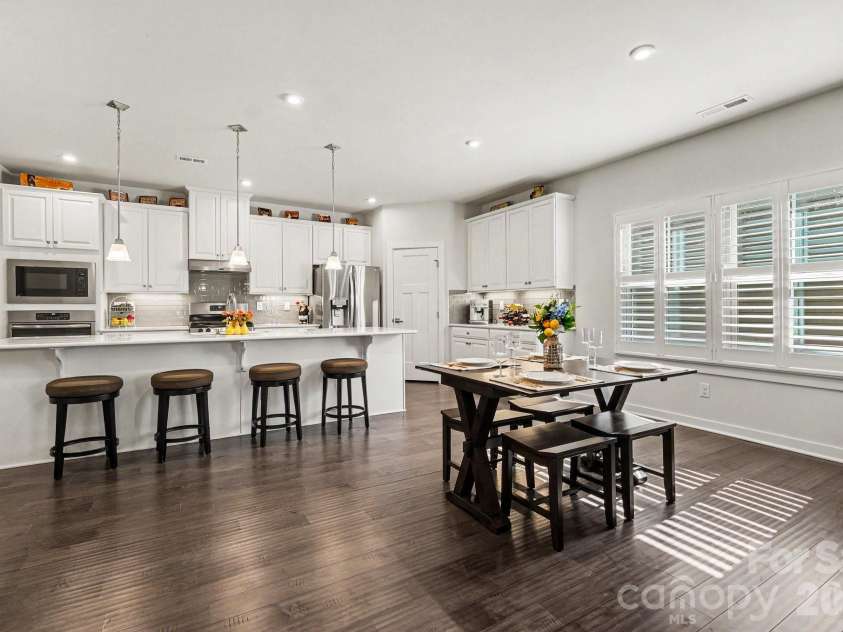 5219 Larewood Drive, Charlotte, NC 28215.  MLS# CAR4298540, YatesRealty ID 8538. 