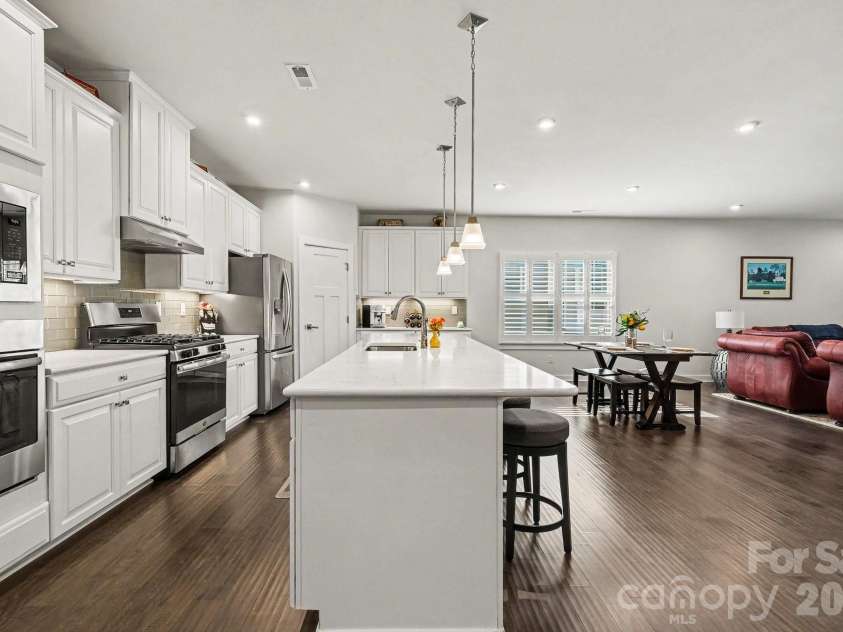 5219 Larewood Drive, Charlotte, NC 28215.  MLS# CAR4298540, YatesRealty ID 8538. 