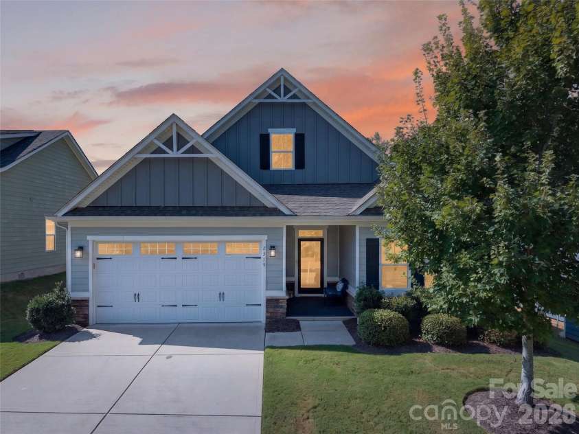 5219 Larewood Drive, Charlotte, NC 28215.  MLS# CAR4298540, YatesRealty ID 8538. 
