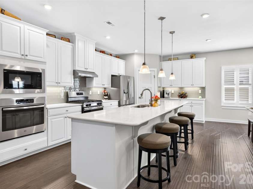 5219 Larewood Drive, Charlotte, NC 28215.  MLS# CAR4298540, YatesRealty ID 8538. 