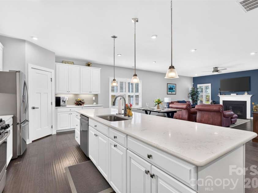 5219 Larewood Drive, Charlotte, NC 28215.  MLS# CAR4298540, YatesRealty ID 8538. 