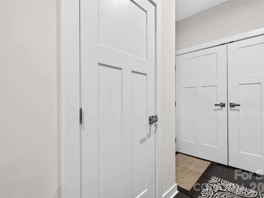 5219 Larewood Drive, Charlotte, NC 28215.  MLS# CAR4298540, YatesRealty ID 8538. 