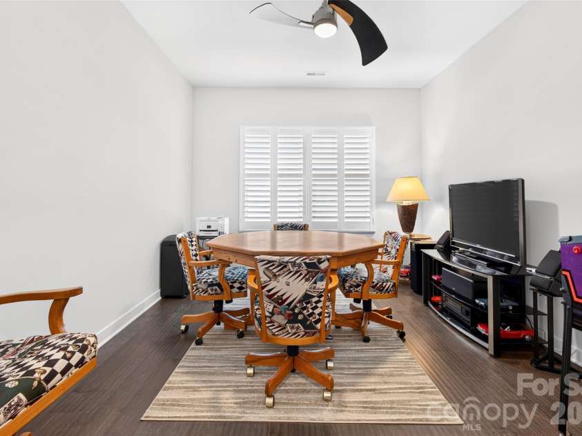 5219 Larewood Drive, Charlotte, NC 28215.  MLS# CAR4298540, YatesRealty ID 8538. 