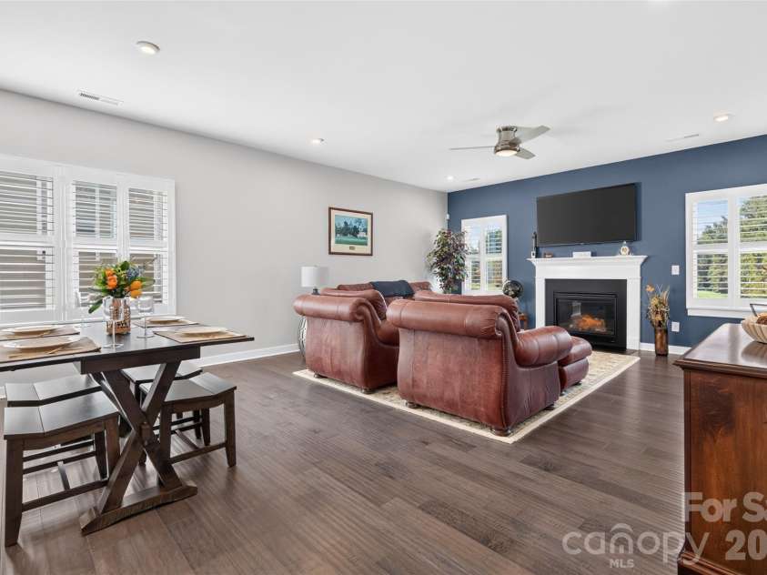 5219 Larewood Drive, Charlotte, NC 28215.  MLS# CAR4298540, YatesRealty ID 8538. 