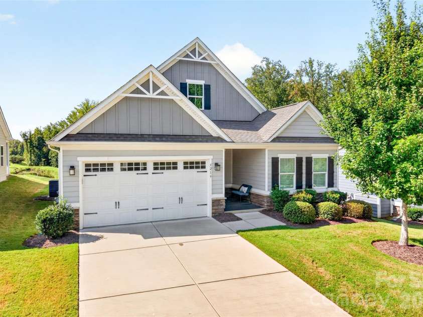 5219 Larewood Drive, Charlotte, NC 28215.  MLS# CAR4298540, YatesRealty ID 8538. 