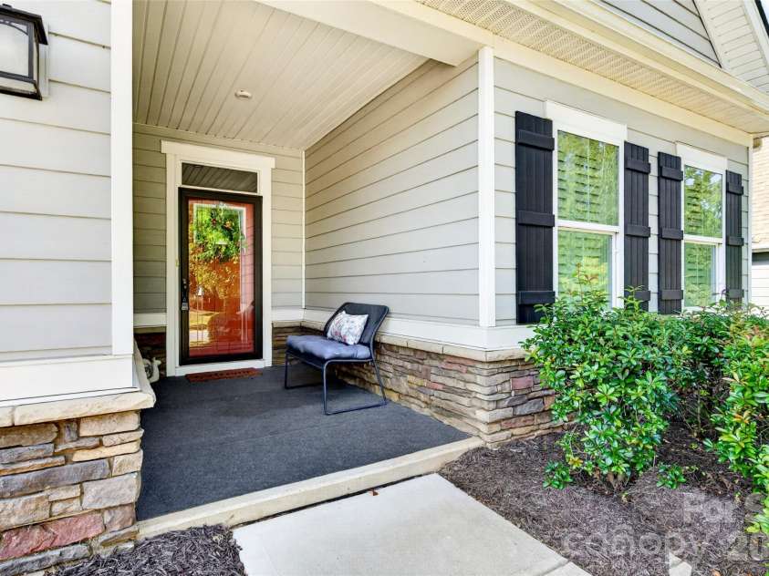 5219 Larewood Drive, Charlotte, NC 28215.  MLS# CAR4298540, YatesRealty ID 8538. 