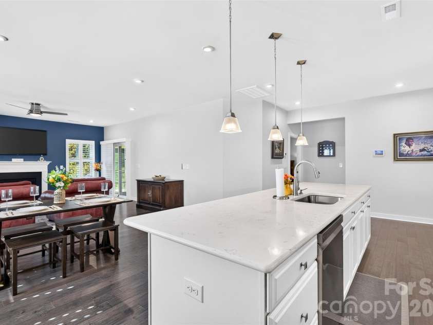 5219 Larewood Drive, Charlotte, NC 28215.  MLS# CAR4298540, YatesRealty ID 8538. 