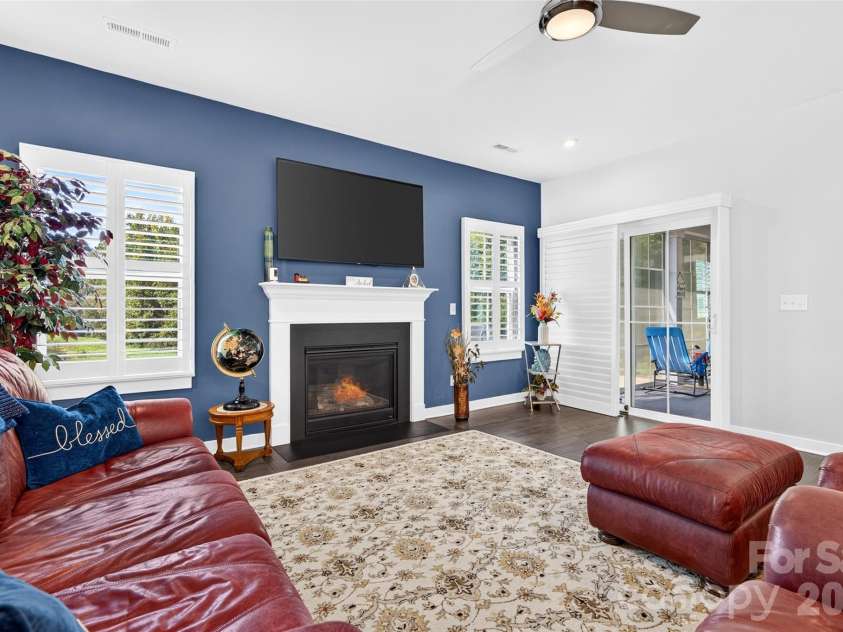 5219 Larewood Drive, Charlotte, NC 28215.  MLS# CAR4298540, YatesRealty ID 8538. 