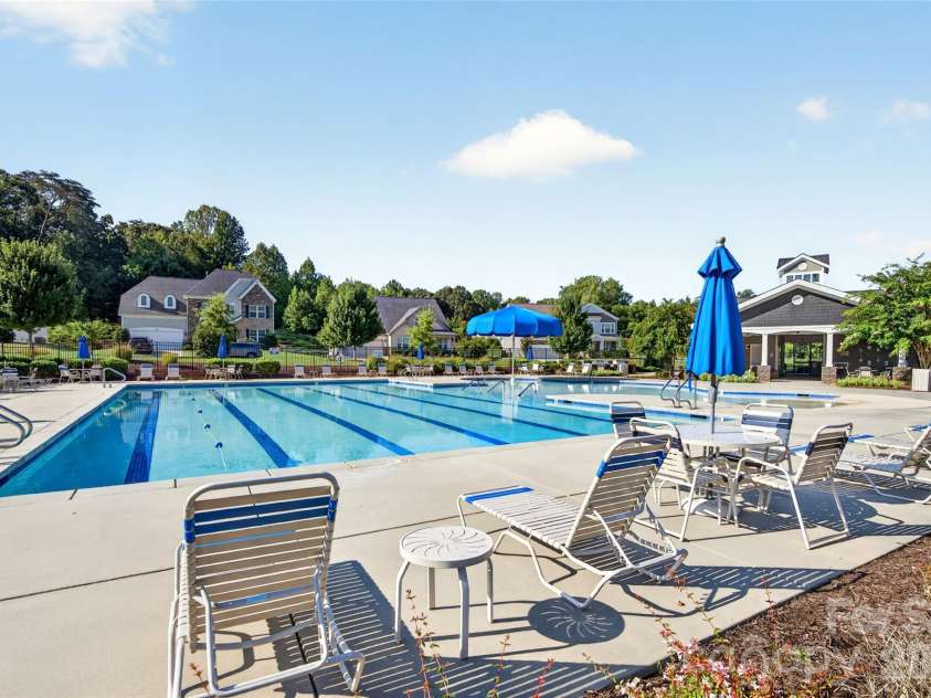 5219 Larewood Drive, Charlotte, NC 28215.  MLS# CAR4298540, YatesRealty ID 8538. 