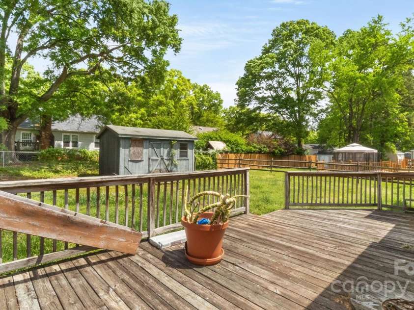 6915 Norchester Court, Charlotte, NC 28227.  MLS# CAR4250063, YatesRealty ID 8539. 
