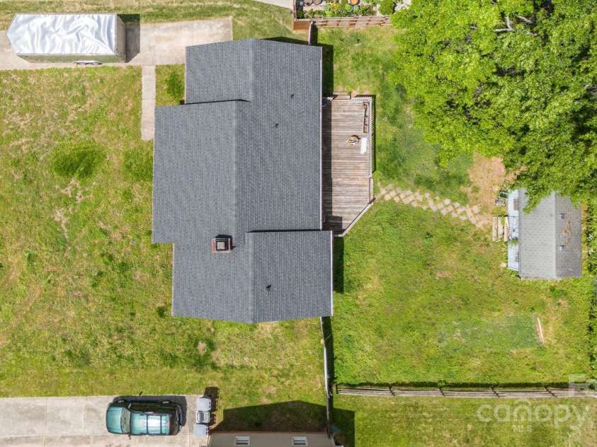 6915 Norchester Court, Charlotte, NC 28227.  MLS# CAR4250063, YatesRealty ID 8539. Large, flat lot and 2 year old roof!!