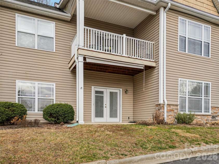 9 Northbrook Place, Asheville, NC 28804.  MLS# CAR4341315, YatesRealty ID 8539. 