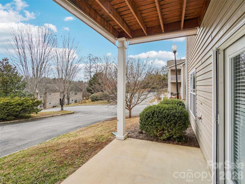 9 Northbrook Place, Asheville, NC 28804.  MLS# CAR4341315, YatesRealty ID 8539. 