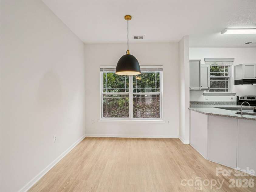 9 Northbrook Place, Asheville, NC 28804.  MLS# CAR4341315, YatesRealty ID 8539. 