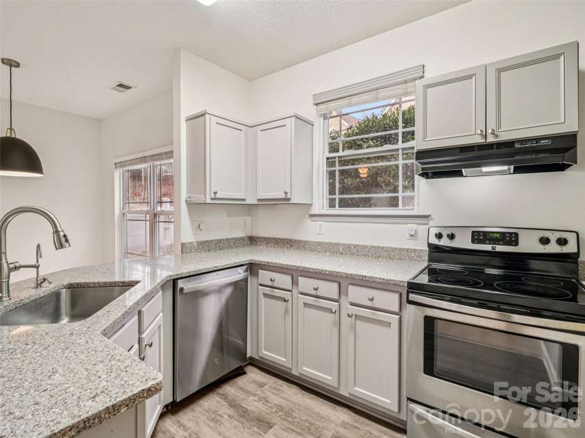 9 Northbrook Place, Asheville, NC 28804.  MLS# CAR4341315, YatesRealty ID 8539. 