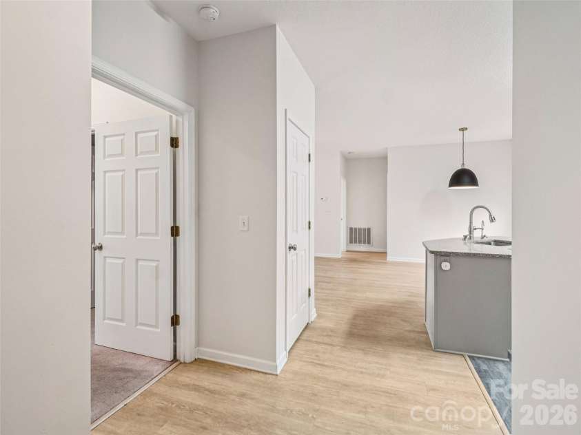 9 Northbrook Place, Asheville, NC 28804.  MLS# CAR4341315, YatesRealty ID 8539. 