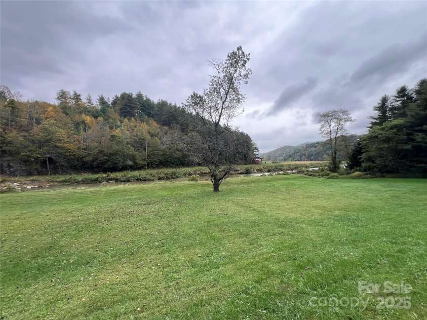 567 Daniel Daughters Drive, West Jefferson, NC 28694.  MLS# CAR4308921, YatesRealty ID 854. 