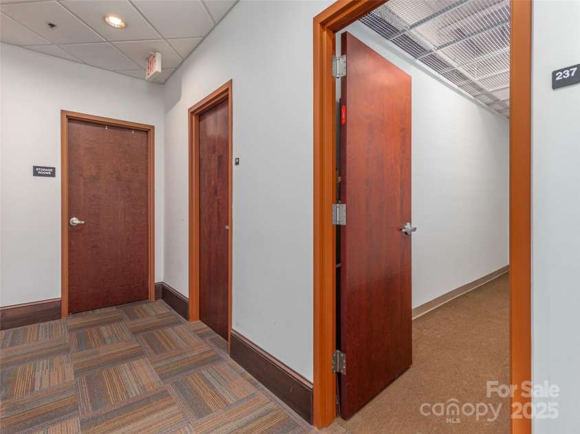 21 Battery Park Avenue, Asheville, NC 28801.  MLS# CAR4067139, YatesRealty ID 8540. Additional Storage Level 2