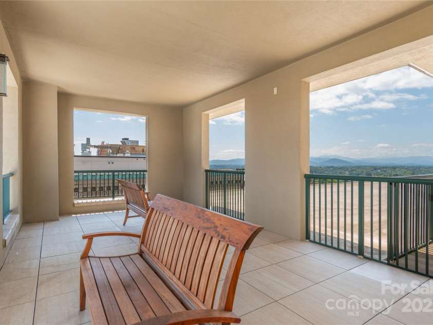 21 Battery Park Avenue, Asheville, NC 28801.  MLS# CAR4317876, YatesRealty ID 8540. 