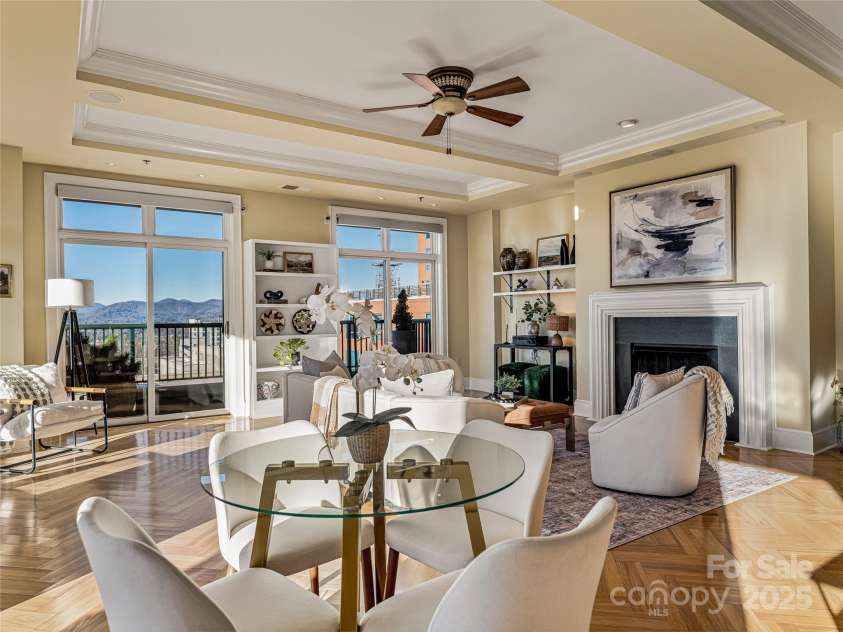 21 Battery Park Avenue, Asheville, NC 28801.  MLS# CAR4322706, YatesRealty ID 8540. 